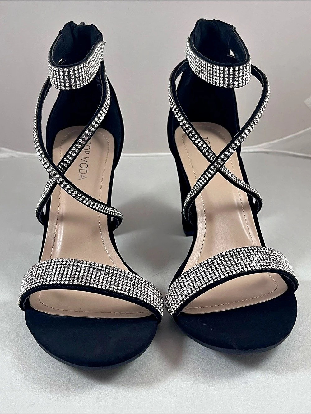 NWOB Top Moda Black Rhinestone Strappy Block Heel Sandals Size 7.5 - Picture 5 of 9